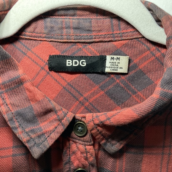 BDG Soft and Lightweight Plaid Button-Down - Picture 3 of 9